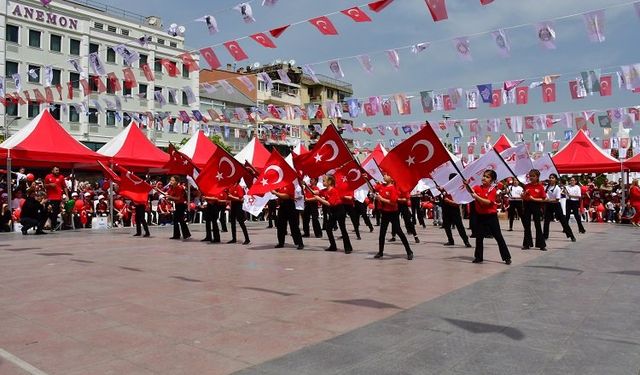 Manisa'da 23 Nisan dolu dolu geçti