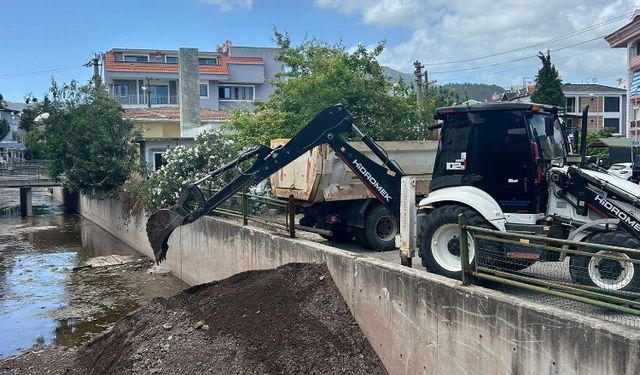 Marmaris’te derelerde temizlik çalışması