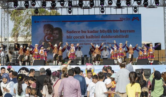 Uluslararası Mersin Çocuk Festivali neşe saçtı