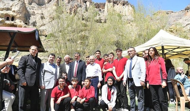 Vali Çiçek ve Başkan Büyükkılıç, Turizm Haftası’nı gençlerle kutladı