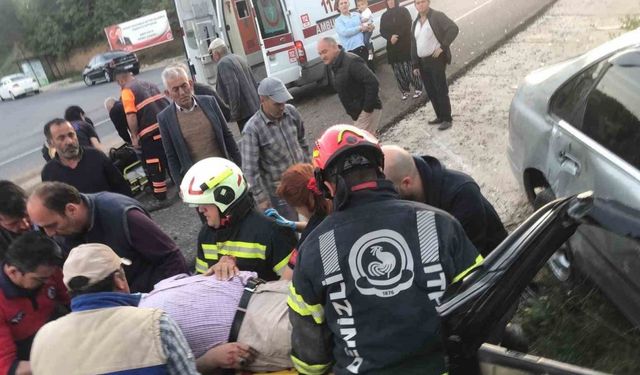 3 kişinin öldüğü kaza bölgesinde kamyonet ile otomobil çarpıştı: 3 yaralı