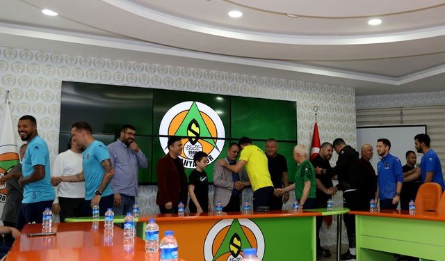 Alanyaspor’da bayramlaşma töreni yapıldı