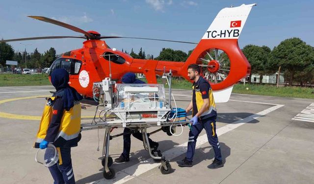 Ambulans helikopter yeni doğmuş bebek için havalandı