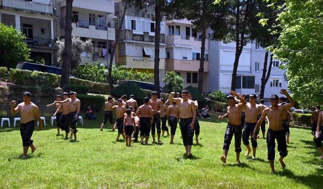 Antalya’da geleceğin başpehlivanları hazırlıklara devam ediyor