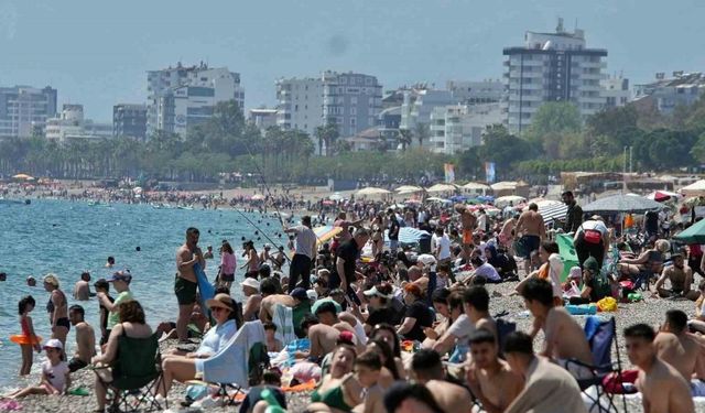 Antalya’da İstanbul’u aratmayan tatil yoğunluğu