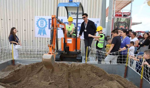 Aydın Tarım Fuarı yoğun ilgi gördü, çocuklar gerçek iş makinesi ile oynamanın keyfini yaşadı