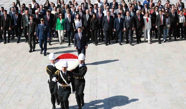 Başkan Ahmet Aras ve 11 ilçe Belediye başkanı Anıtkabir’de