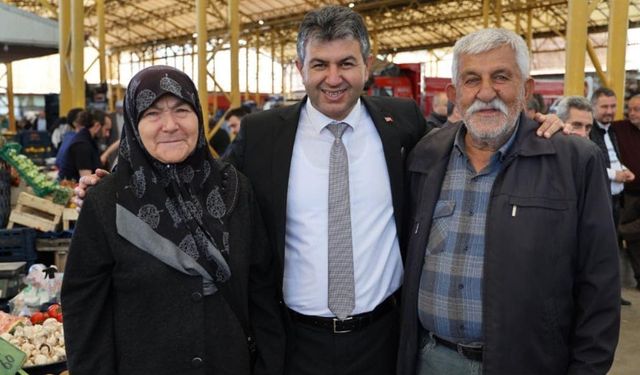 Başkan Akel, pazarcı esnafı ile bir araya geldi