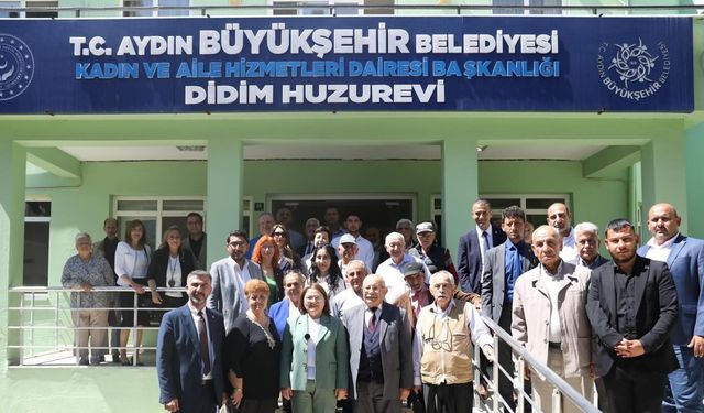 Başkan Gençay bayramda yaşlı çınarları unutmadı