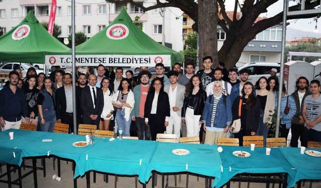 Başkan Köksal Üniversite öğrencileri ile buluştu