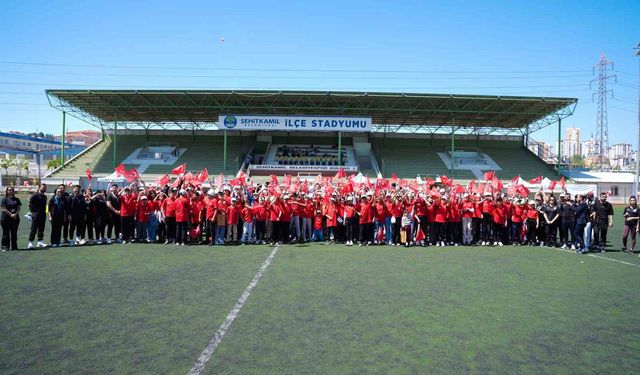 Başkan Yılmaz, çocukların bayram sevinçlerine ortak oldu