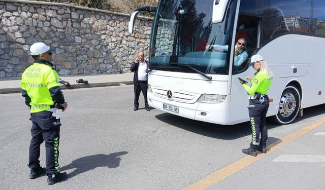 Başkentte bayram trafiği denetimi 2 bin polisle gerçekleştiriliyor