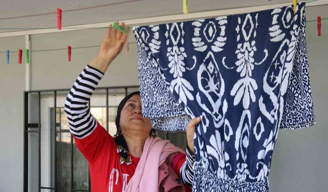 Beğendiği kıyafetleri mağazadan değil kurutma telinden çaldı