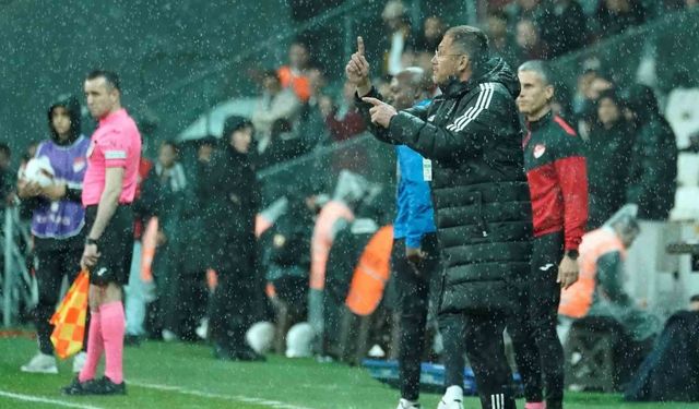 Beşiktaş’a teknik direktör değişiklikleri yarıyor