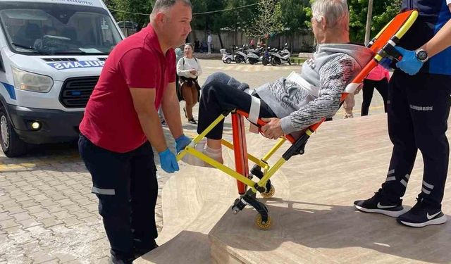 Büyükşehir ekipleri vatandaşları sandığa götürdü