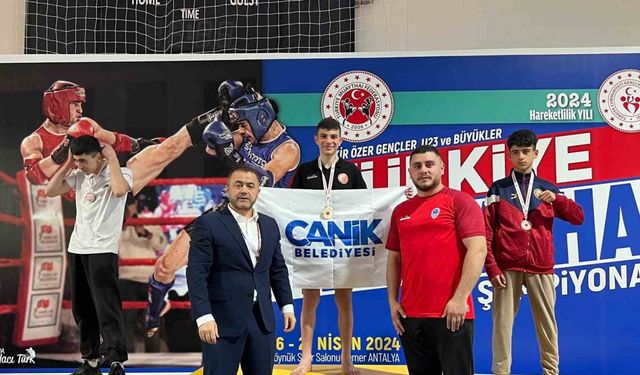 Canikli muaythai sporcusu Yiğit Keskin, Türkiye şampiyonu oldu