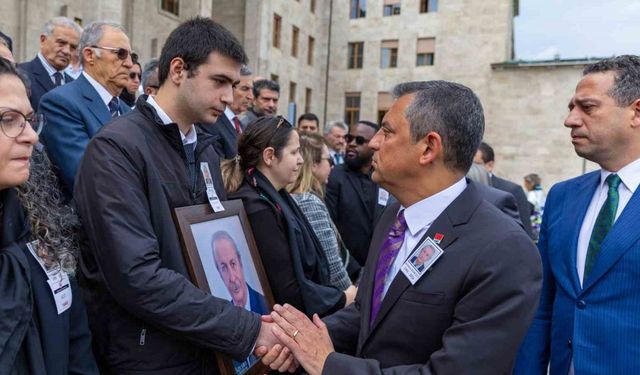 CHP lideri Özel, eski Milletvekili Şeyhmus Bahçeci’nin cenazesine katıldı