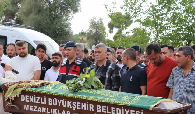 Cinayete kurban giden kızının ardından ’Çocuklarına sahip çıkacağım’ diye gözyaşı döktü