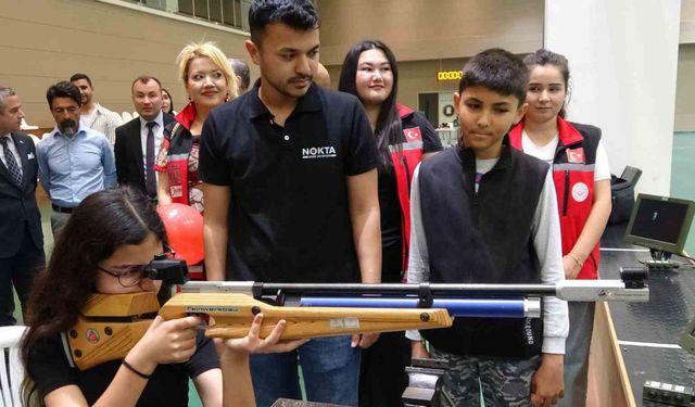 Çocuklar ilk defa havalı tüfekle atış yaptı, körling oynadı