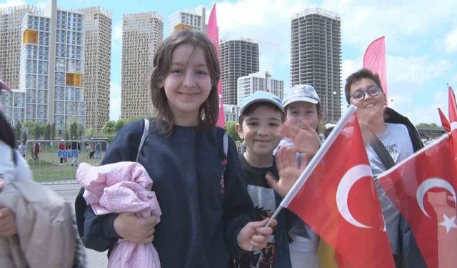 Çocuklar “TRT 46. Uluslararası 23 Nisan Çocuk Şenliği”nde bir araya geldi