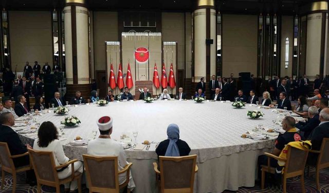 Cumhurbaşkanı Erdoğan: "Muhalefet ve bazı marjinal yapılar 1 Mayıs’ın bayram havasına gölge düşürmeye çalışıyor"