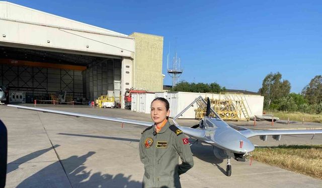 Deniz Kuvvetleri bünyesinde tek kadın İHA pilotu hem mavi vatanı hem de gök vatanı koruyor