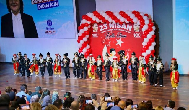 Didim’de kreş öğrencileri 23 Nisan’ı erken kutladı