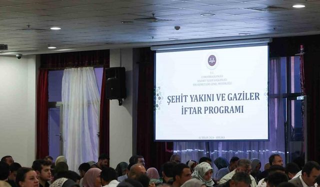 Diyanet İşleri Başkanı Erbaş, şehit yakınları ve gazilerle iftar sofrasında buluştu