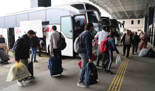 Elazığ otogarında bayram yoğunluğu