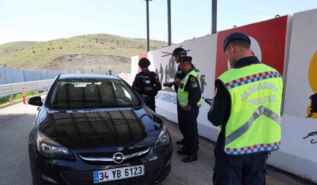 Elazığ’da jandarma ekiplerinden bayram denetimi