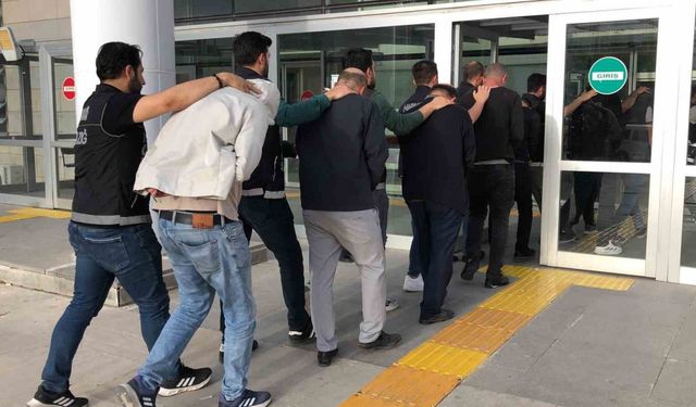 Elazığ’da sokak satıcılarına operasyon: 13 gözaltı