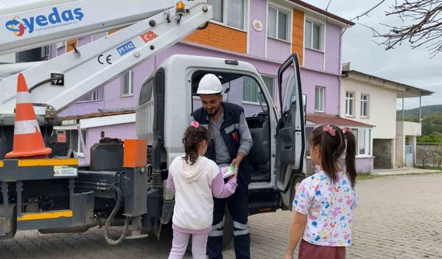 Elektrik dağıtım şirketi çocukları gülümsetti