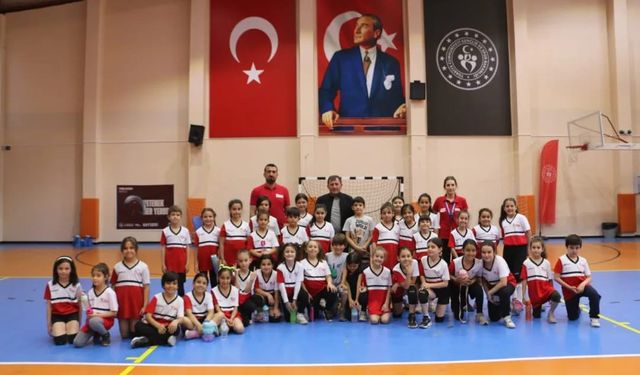 Fabrika Voleybola ilgi büyük