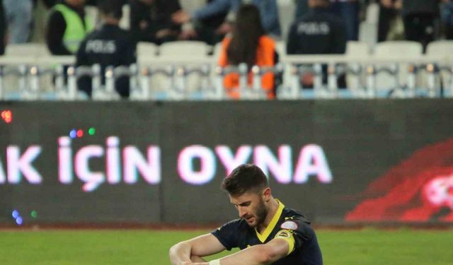 Fenerbahçeli futbolcular maç sonu üzüntü yaşadı