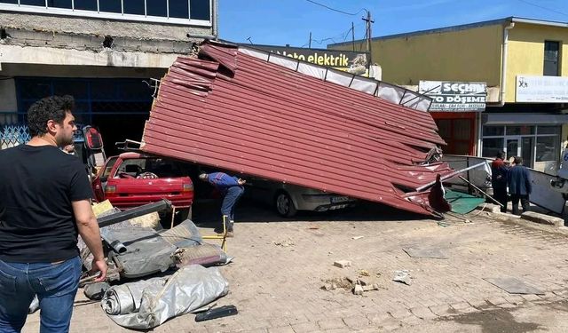 Freni boşalan kamyon dehşet saçtı: 10 araca ve 4 iş yerine zarar verdi