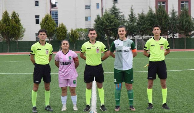 Horozkentspor Süper Lig’i 1 puanla kaçırdı