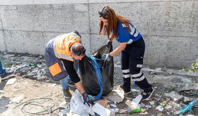 İzmir’de her gün 850 işçi 2 bin kilometrelik güzergahı temizliyor