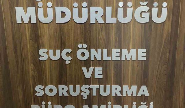 İzmir’de suçüstü yakalanan 2 zehir taciri tutuklandı