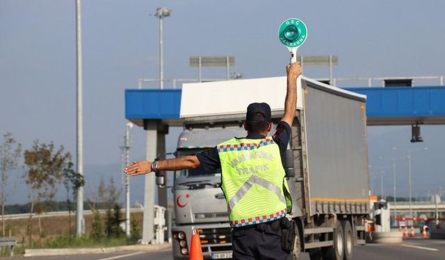 Jandarma denetledi, bir ayda 626 araç ve 157 sürücü trafikten men edildi