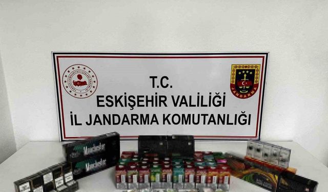 Jandarma şüpheli şahıslardan 35 bin TL değerinde kaçak sigara ele geçirdi