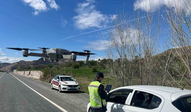 Jandarmadan dronlu trafik denetimi