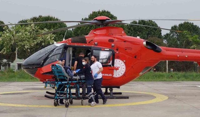 Kalp krizi geçiren adamın yardımına ambulans helikopter yetişti