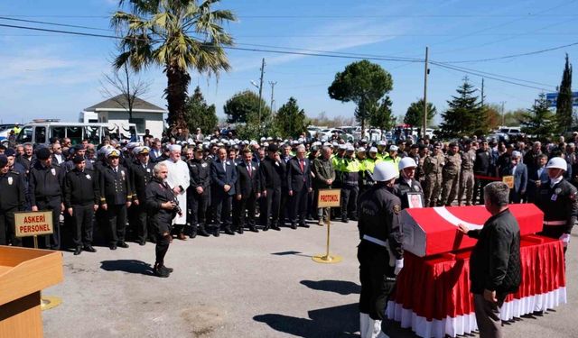 Kalp krizinden ölen polis memuru son yolculuğuna uğurlandı