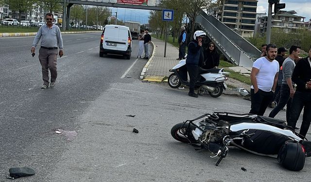 Kamyon ile motrsiklet çarpıştı, kazada bir kişi ağır yaralandı