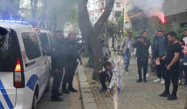 Kavga ihbarına gelen polis ekipleri otizmli çocukların mutluluklarına ortak oldu