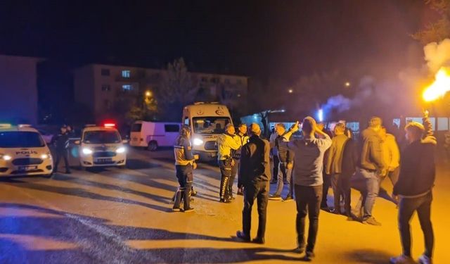 Kavga ve kaza ihbarına giden polislere konfetili, havai fişekli kutlama