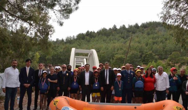 Kaymakam Yakuta, Rafting Eğitim Kampı’nda kanocularla buluştu