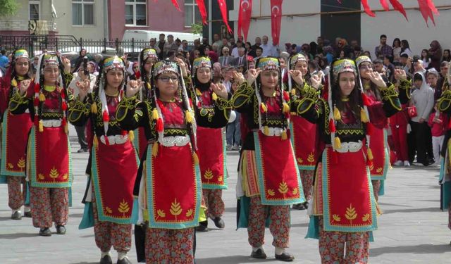 Kayseri’de çocuklar 23 Nisan’ı coşkuyla kutladı