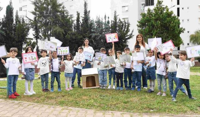 Konyaaltı’nda minikler sokak hayvanlarını unutmadı