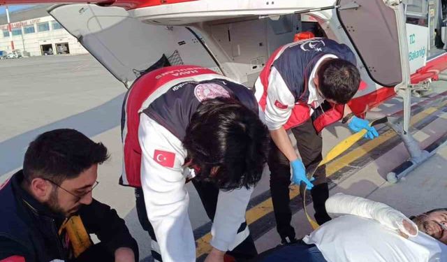 Kosta kırığı hastası için helikopter ambulans havalandı